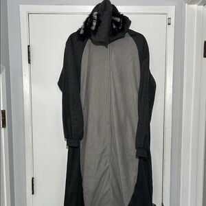 Axolotl Black and Gray Hooded Onesie Pajama Cosplay Adult Size L Pockets